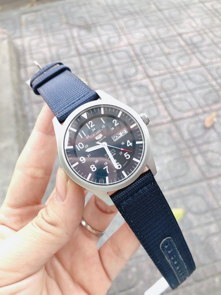 Đồng hồ Seiko 5 quân đội