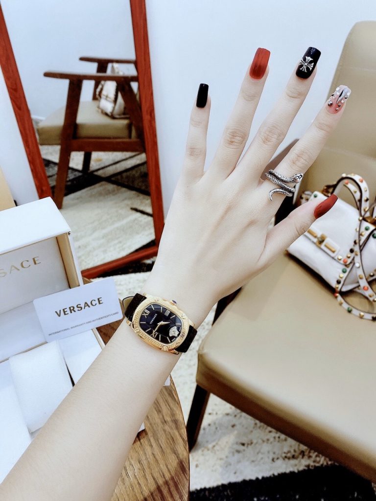 Đồng hồ Versace nữ màu đen