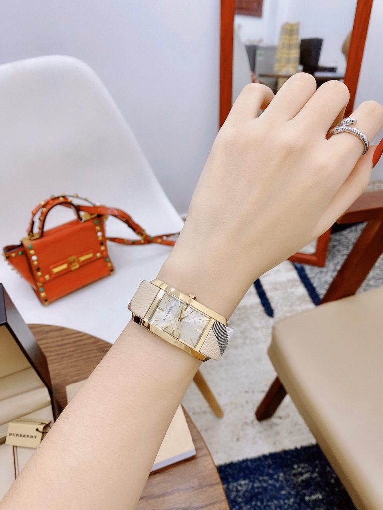 Đồng hồ Buberry nam dây da