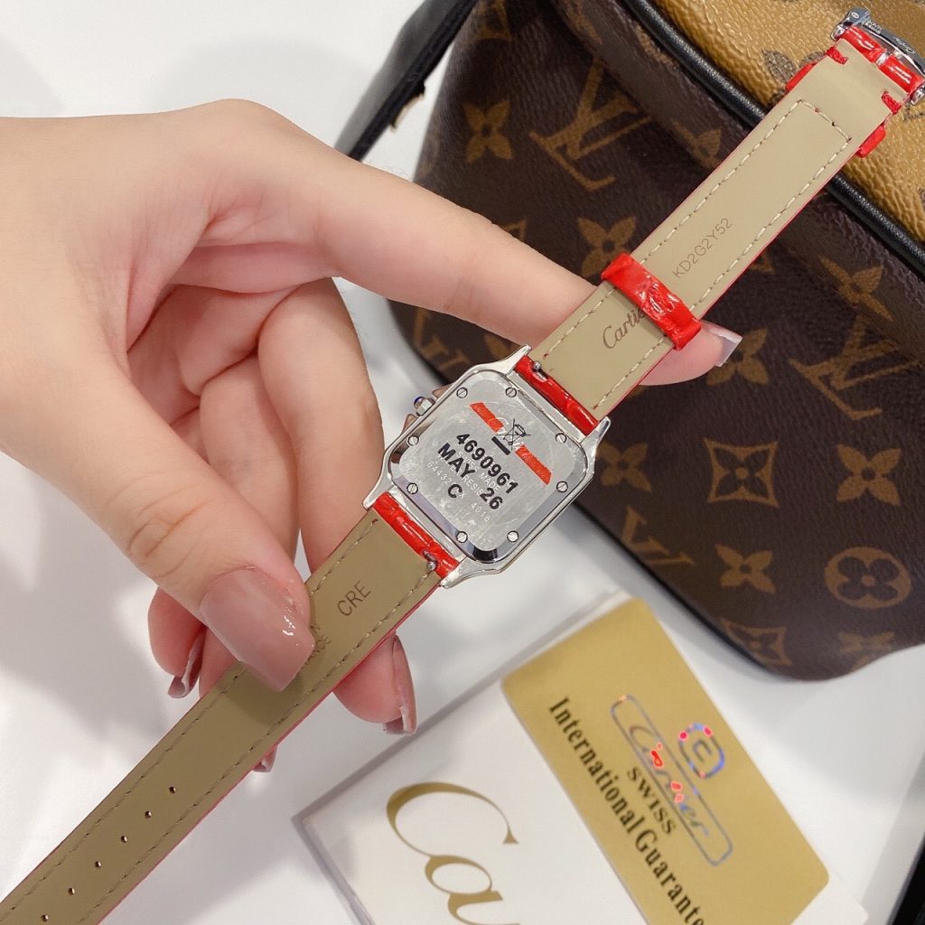 Đồng hồ Cartier nữ dây da màu đỏ