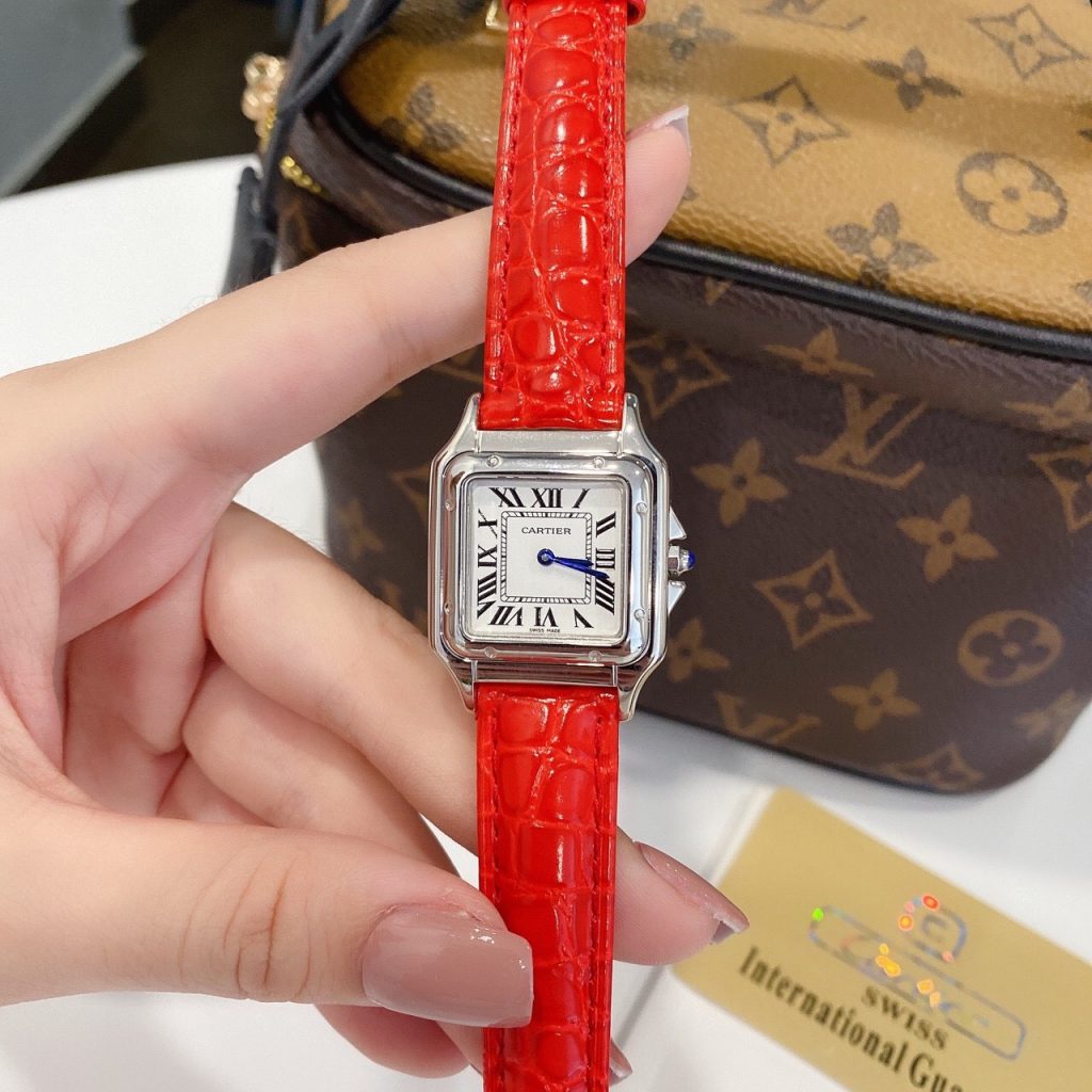Đồng hồ Cartier nữ mặt vuông