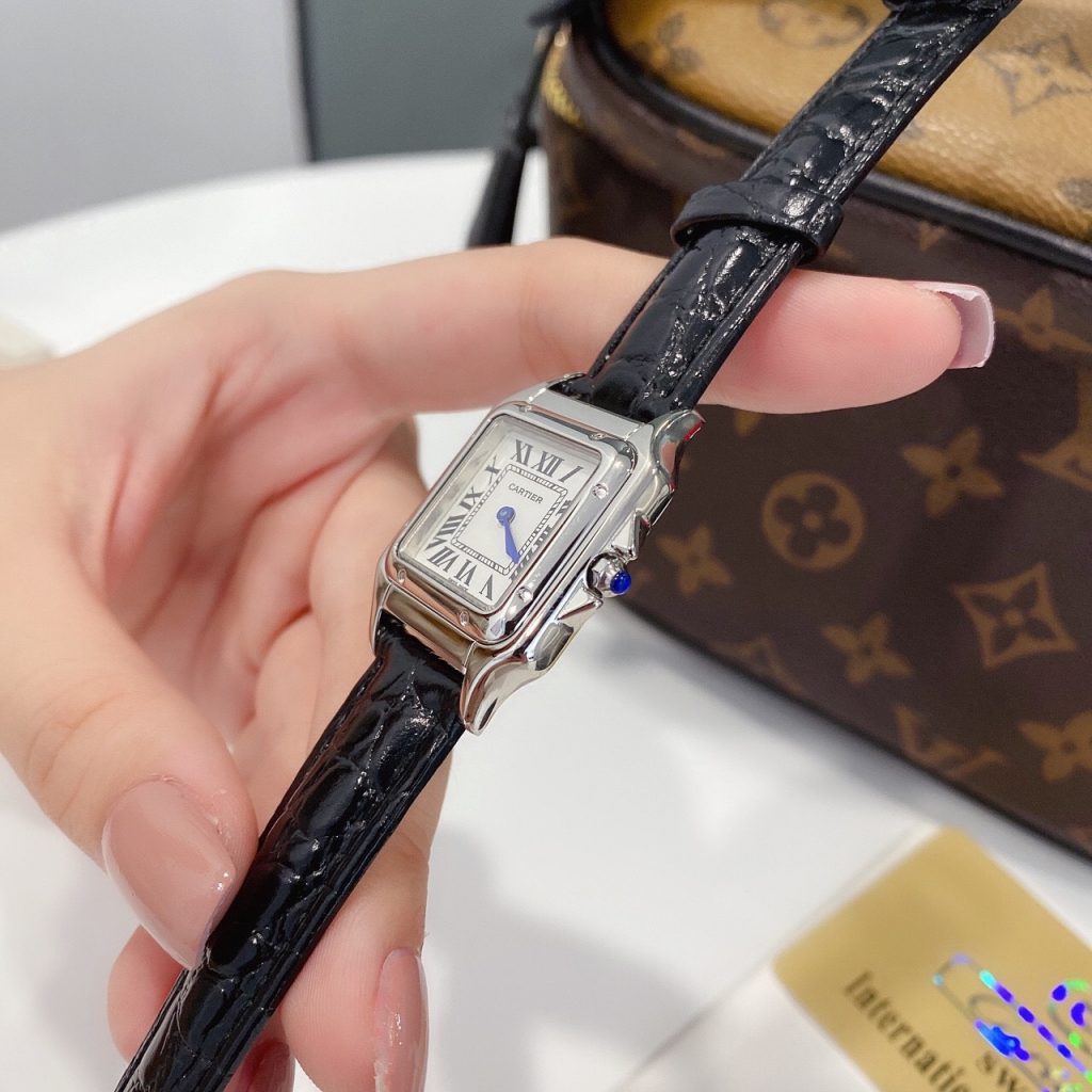 Đồng hồ Cartier nữ mặt vuông
