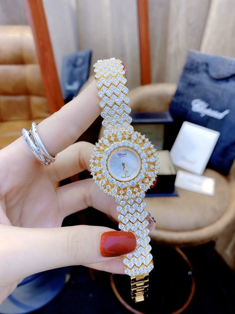 Đồng hồ Chopard đính full đá