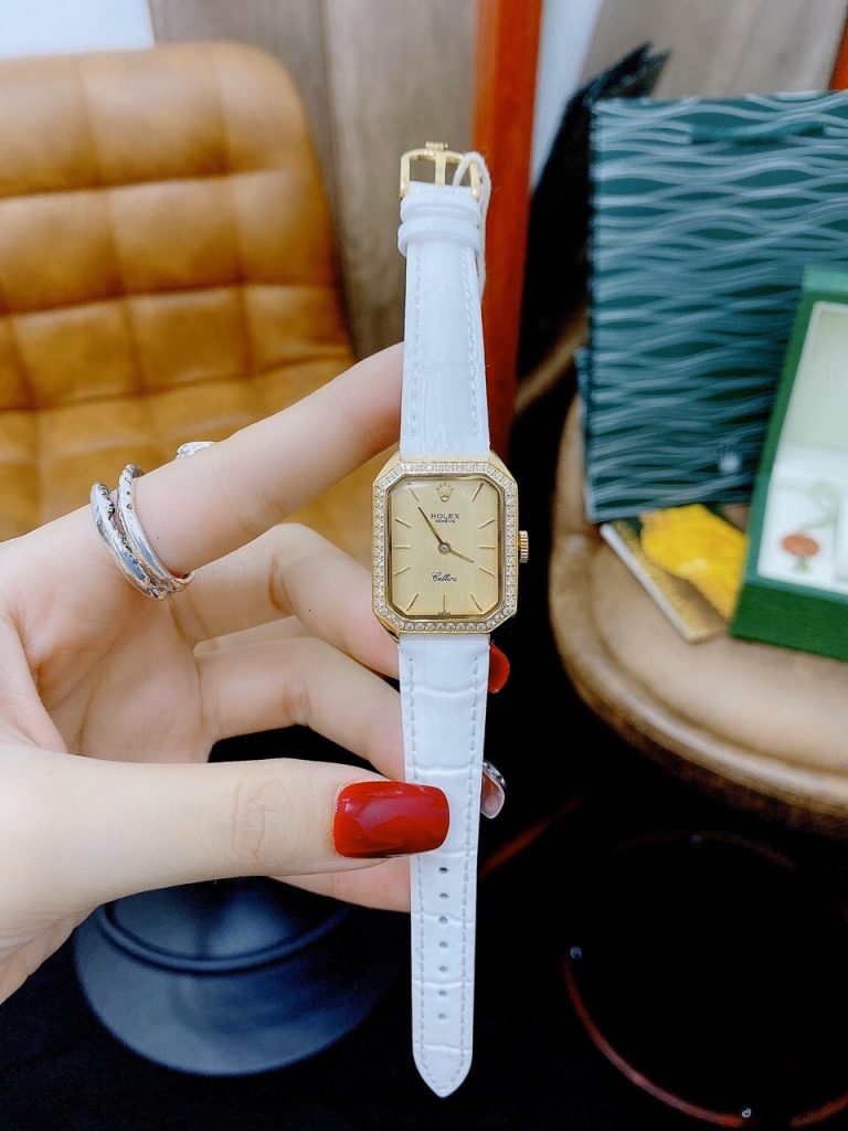 Đồng hồ Rolex nữ màu trắng