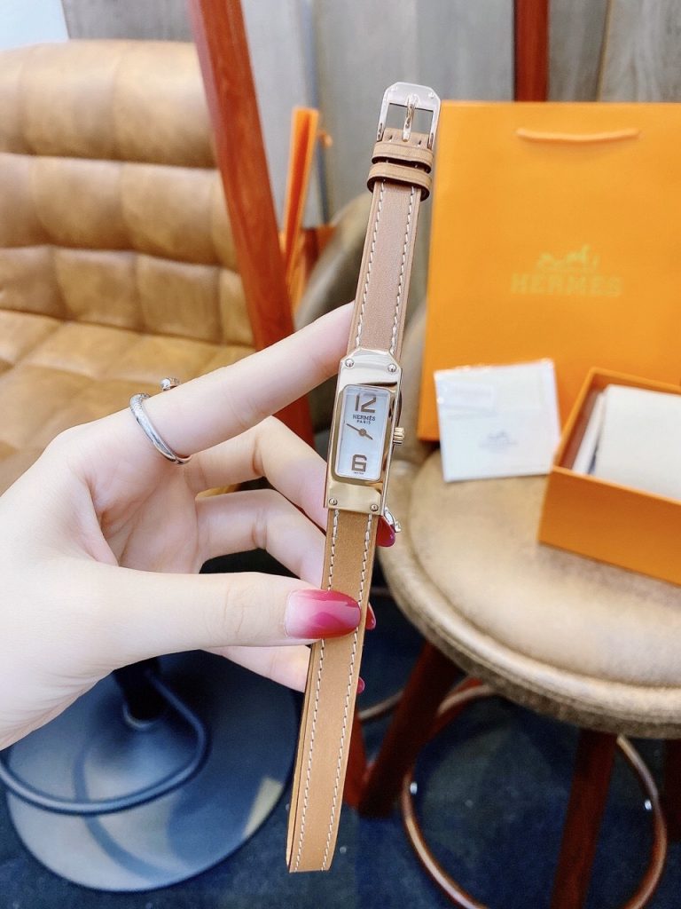 Đồng hồ Hermes nữ dây da