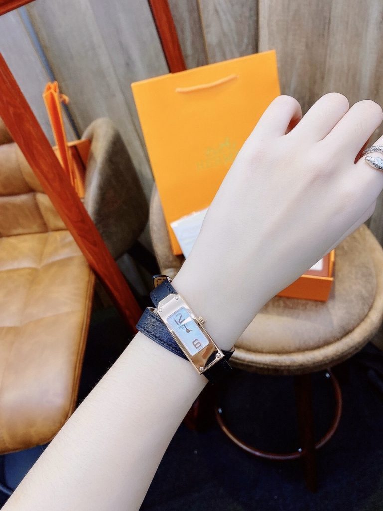Đồng hồ Hermes nữ dây da