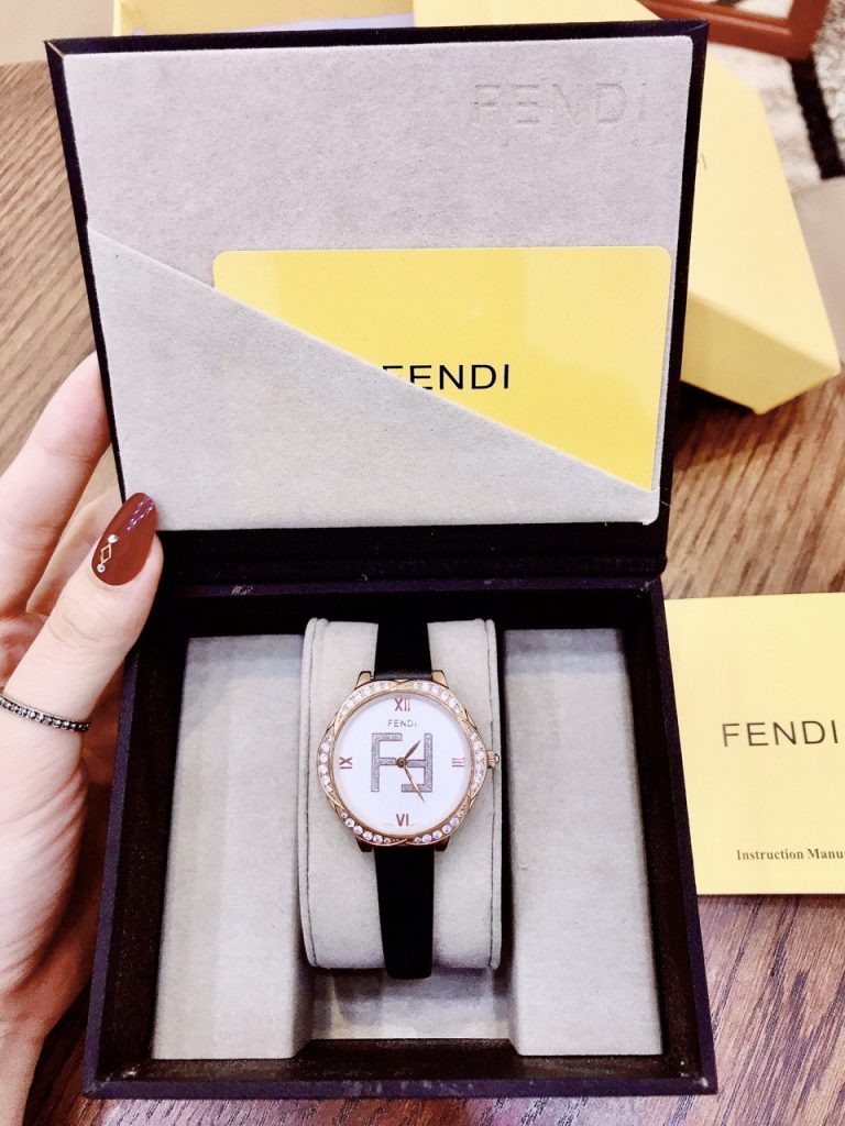 Đồng hồ Fendi nữ dây da