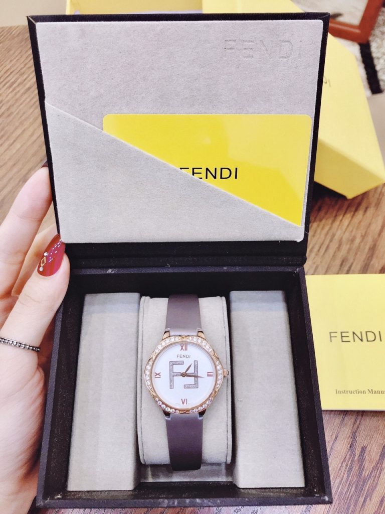 Đồng hồ Fendi nữ dây da