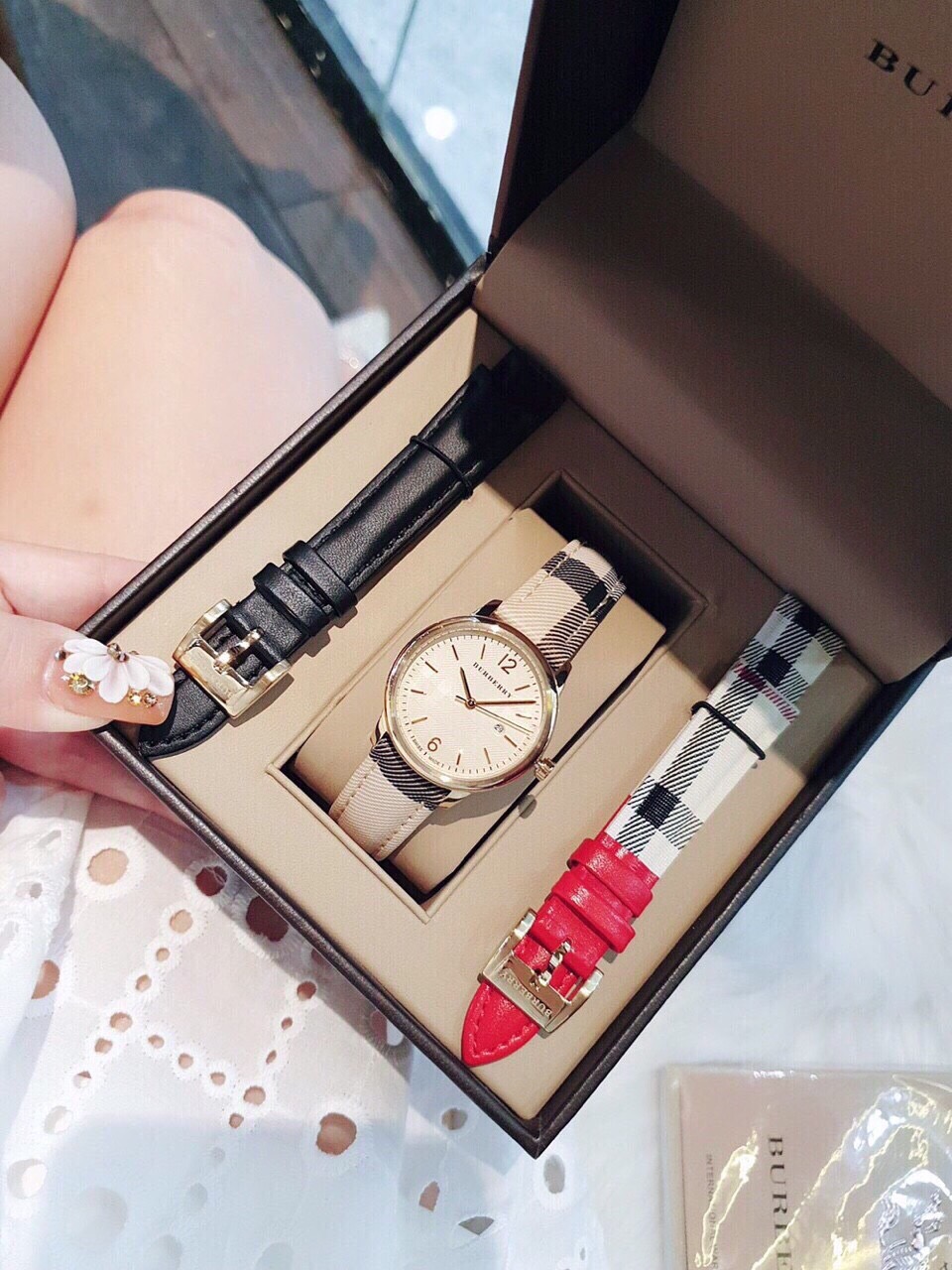 Đồng hồ fake cao cấp Đồng hồ fake cao cấp