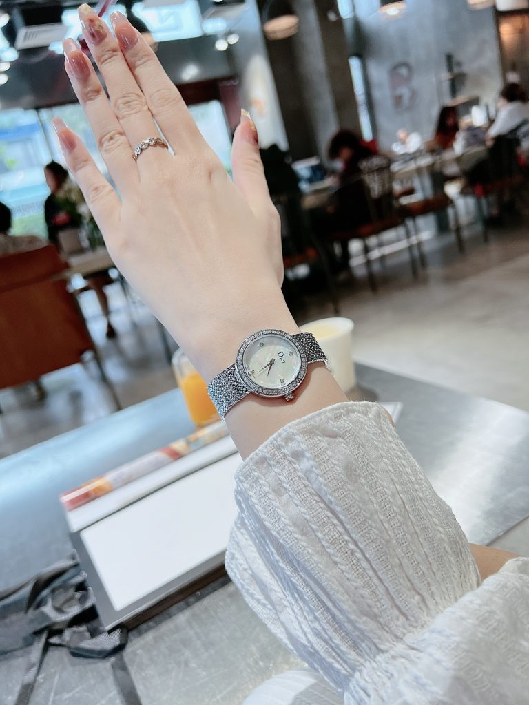 Đồng hồ Dior nữ giá rẻ