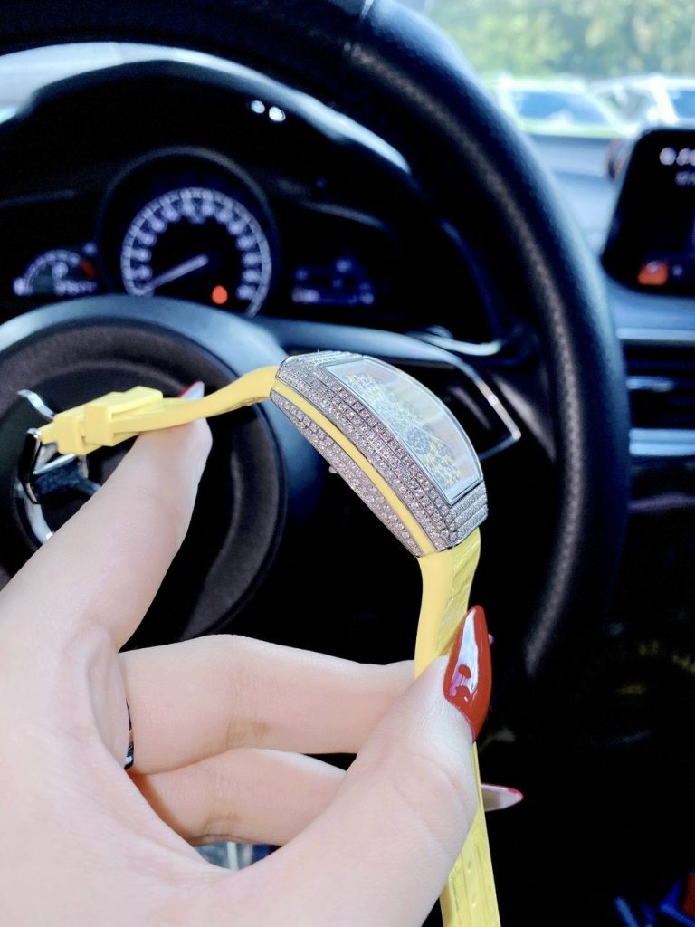 Đồng hồ Franck Muller nữ màu vàng