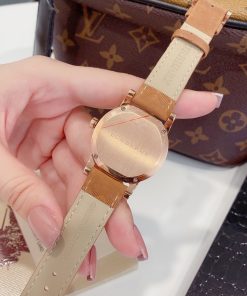 Đồng hồ Buberry nữ mặt tròn