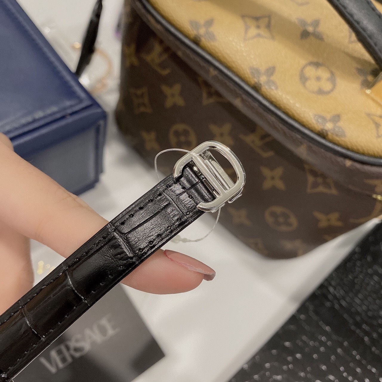 Đồng hồ Cartier nữ dây da Đồng hồ Cartier nữ dây da