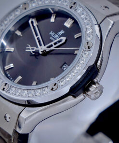 Đồng hồ Hublot Classic Fusion nữ đính đá mặt số màu xám Fake máy Nhật 33mm (6)