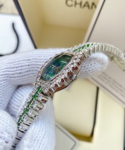 Đồng hồ Chanel nữ đính đá