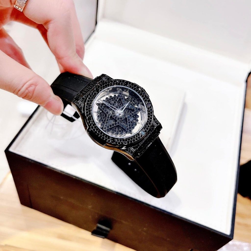 Đồng hồ Davena nữ chính hãng 31669 màu đen mặt đá xoay (1)