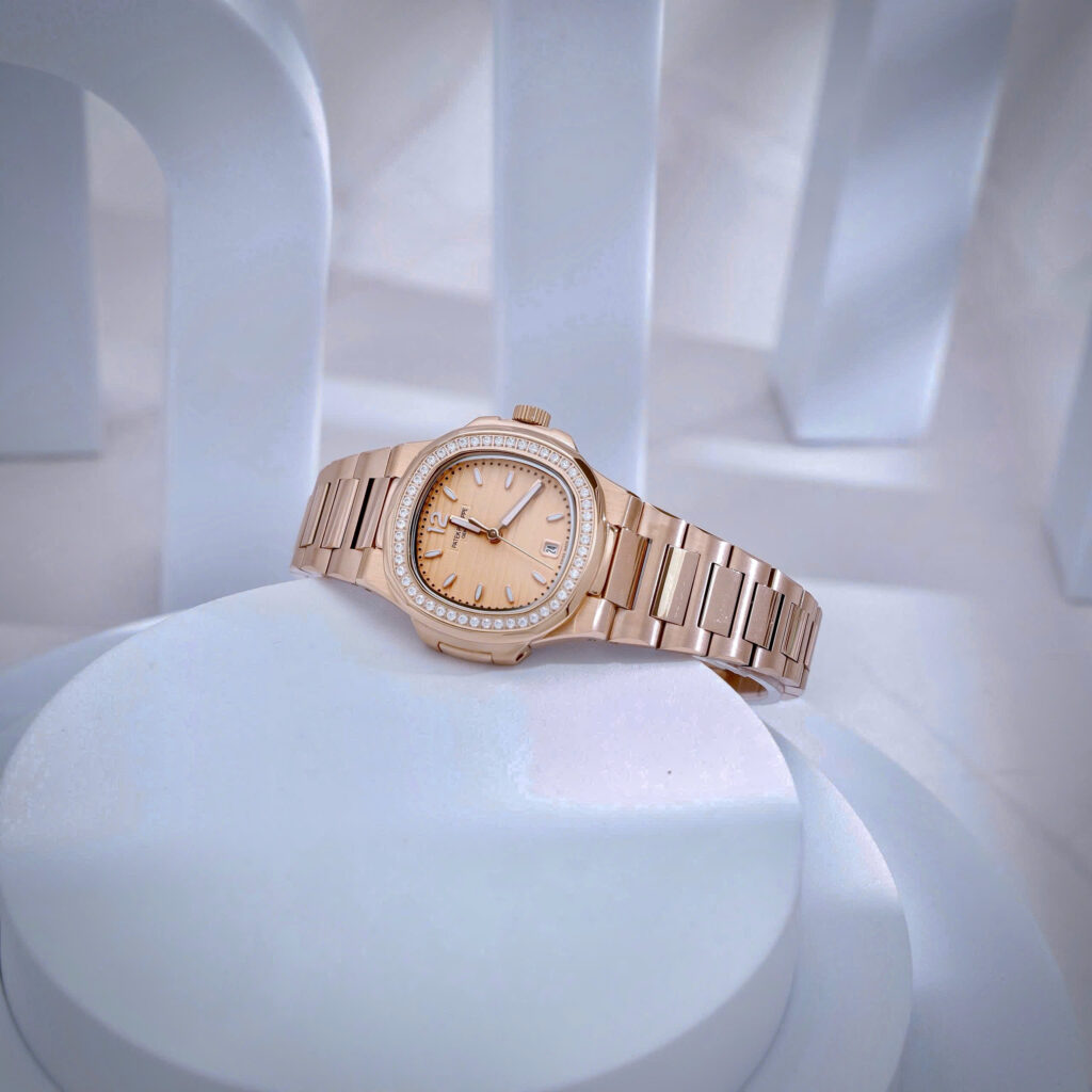 Đồng hồ Patek Philippe nữ Nautilus rose gold mặt vuông đính đá Fake cao cấp 32mm