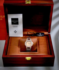 Đồng hồ Patek Philippe nữ Nautilus rose gold mặt vuông đính đá Fake cao cấp 32mm