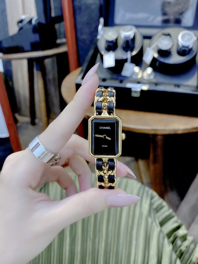 Đồng hồ Chanel nữ
