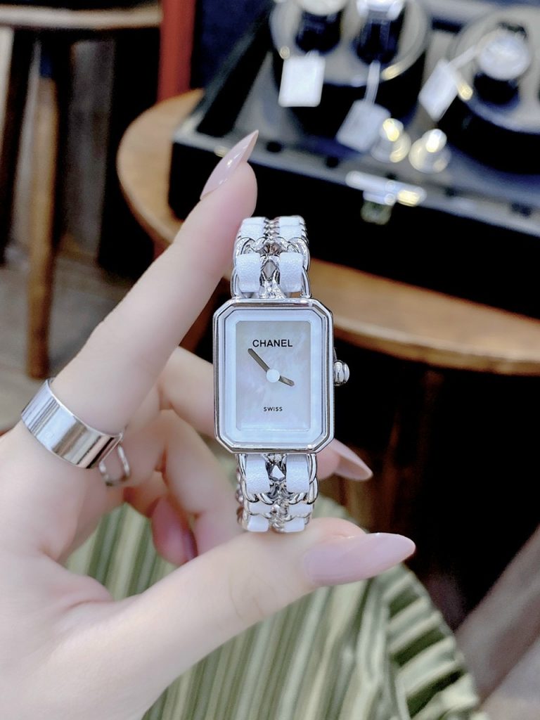 Đồng hồ Chanel nữ