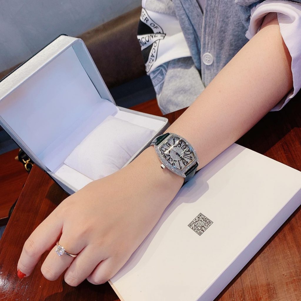 Đồng hồ Davena 31525 nữ dây da màu đen