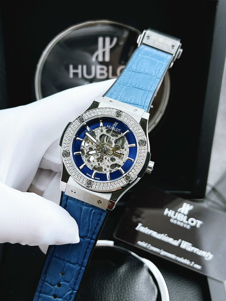 Đồng hồ Hublot nam dây da màu xanh dương