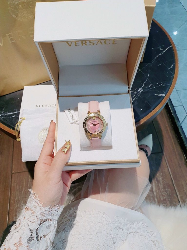 Đồng hồ Versace nữ dây da màu hồng
