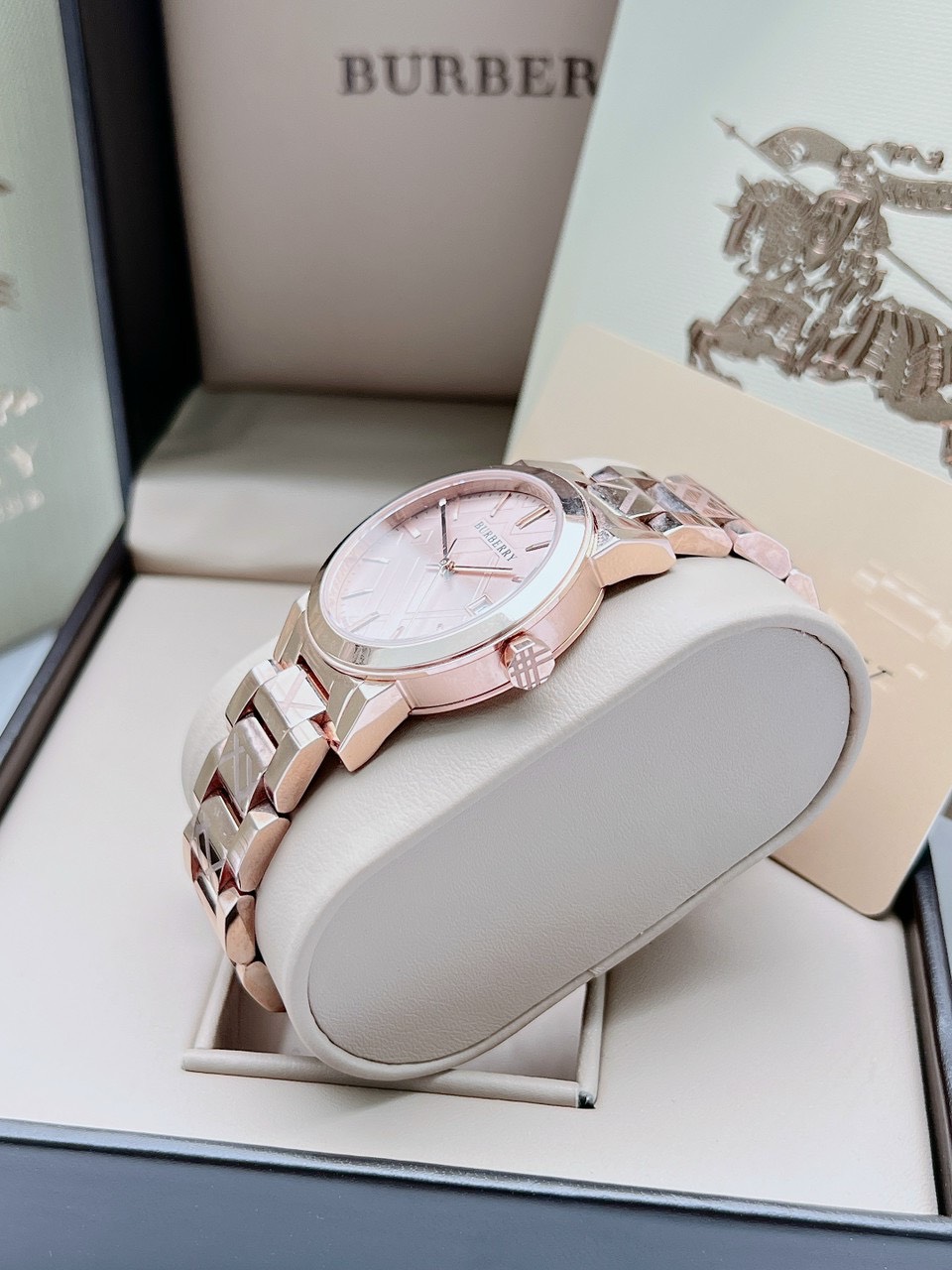 Đồng hồ Burberry nữ siêu cấp Đồng hồ Burberry nữ siêu cấp