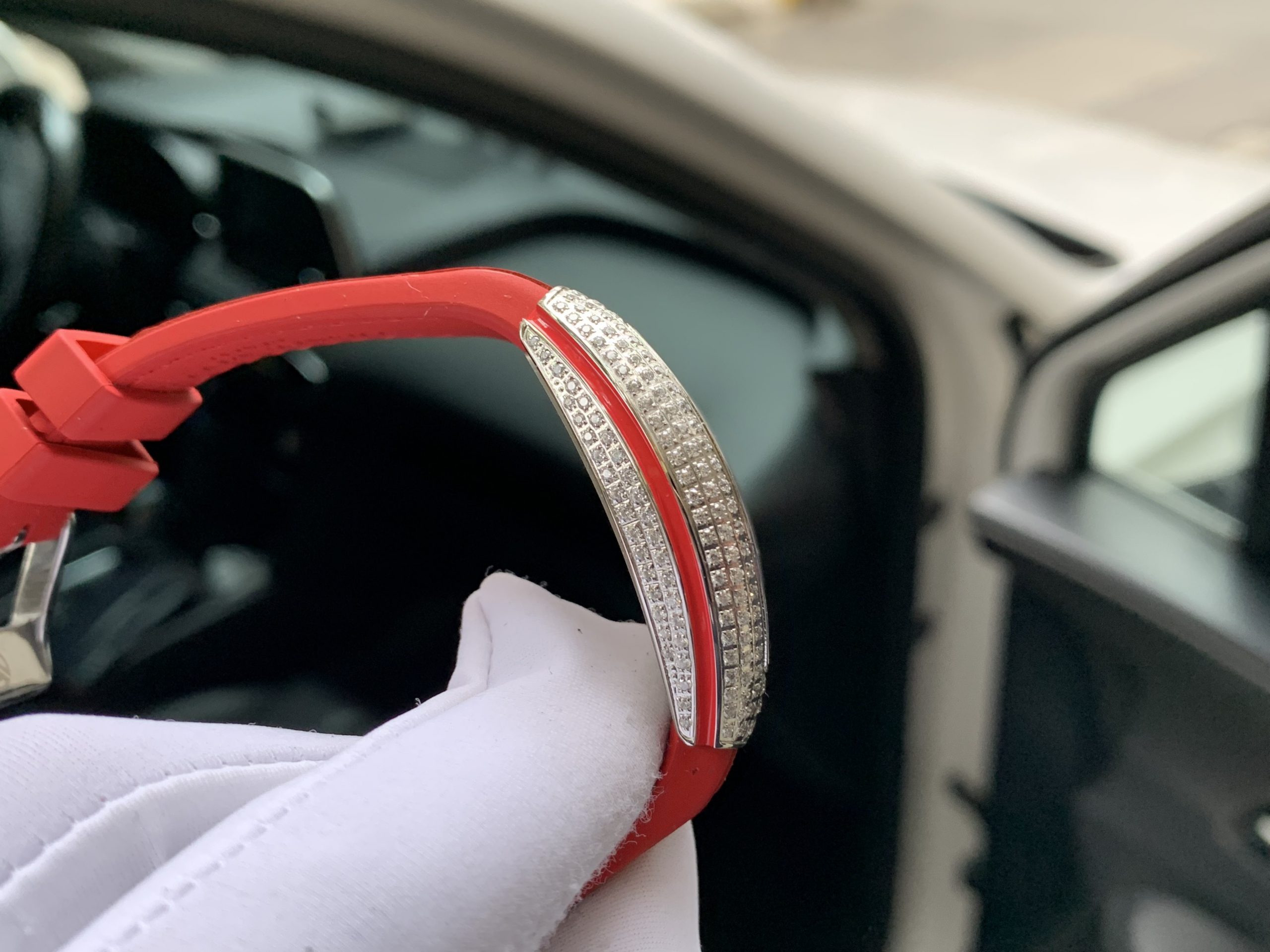 Đồng hồ Franck Muller V32 đính đá Đồng hồ Franck Muller V32 đính đá