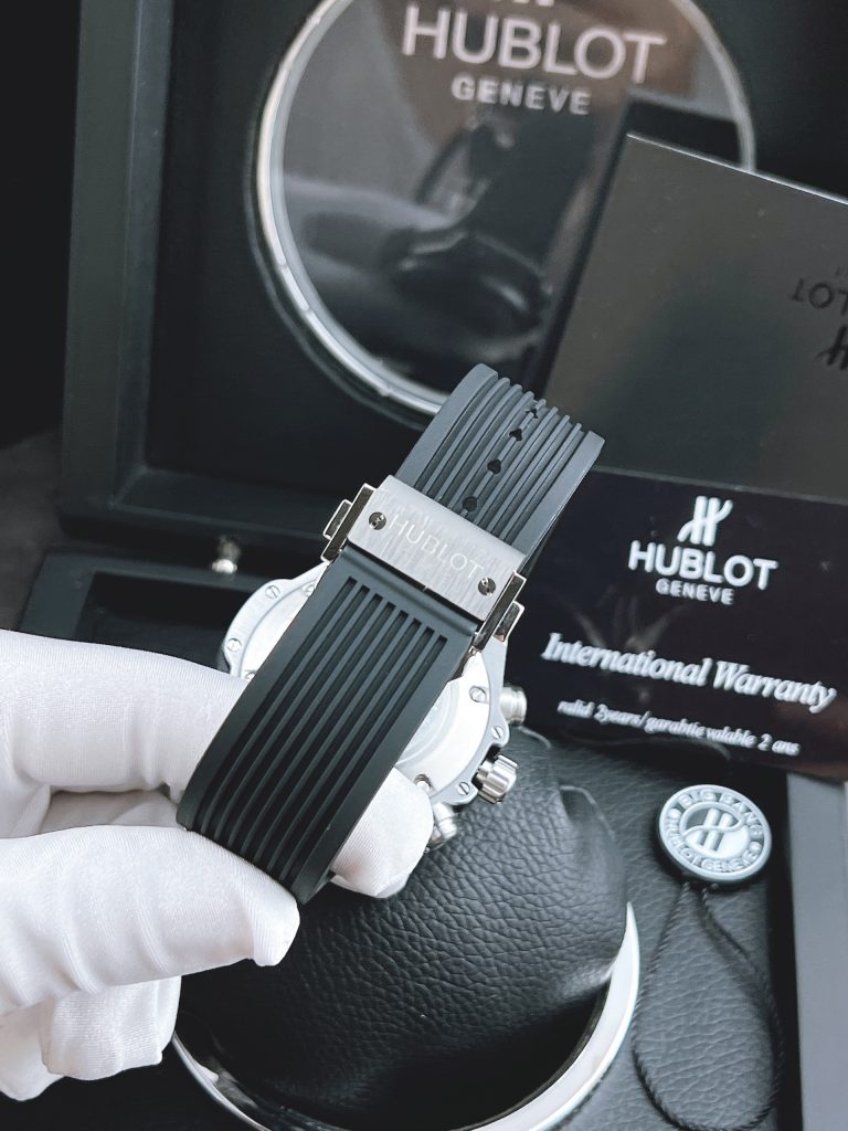Đồng hồ Hublot dây cao su màu đen
