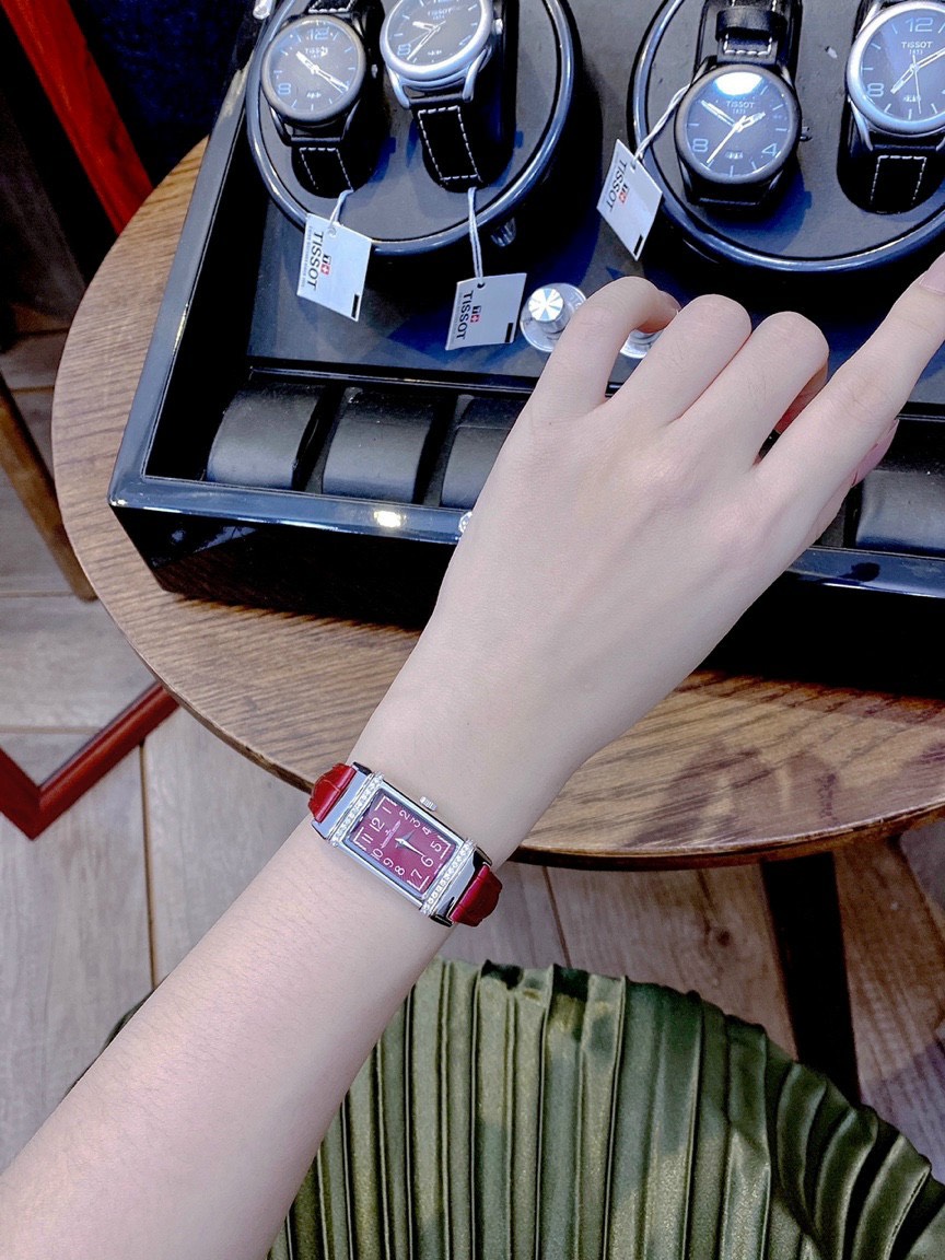 Đồng hồ Jaeger Lecoultre nữ dây da Đồng hồ Jaeger Lecoultre nữ dây da