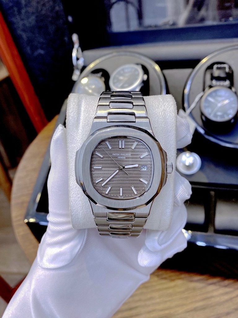 Đồng hồ Patek Philippe Nautilus