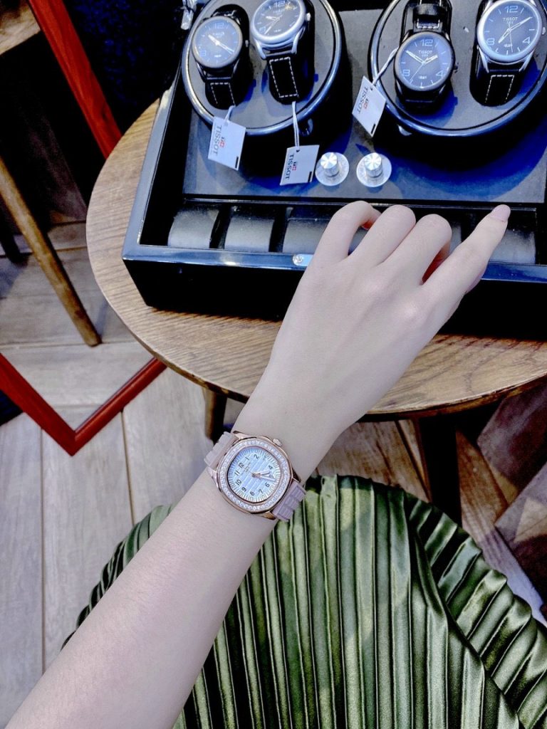 Đồng hồ Patek Philippe nữ đính đá