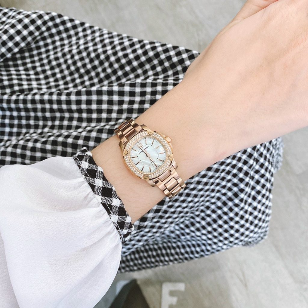 Đồng hồ Burberry đính đá
