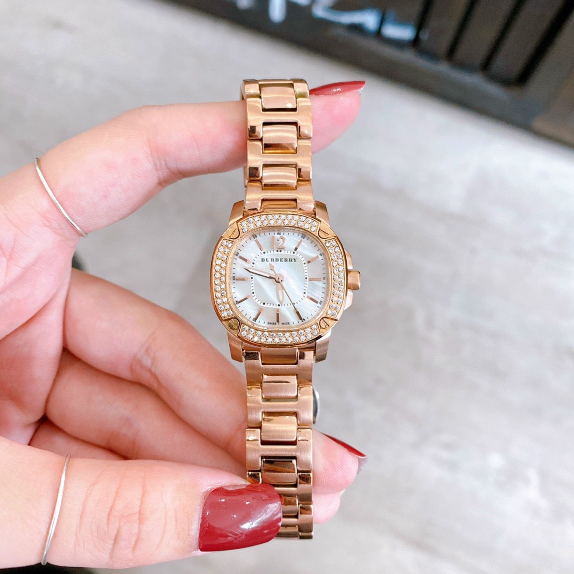 Đồng hồ Burberry super fake Đồng hồ Burberry super fake