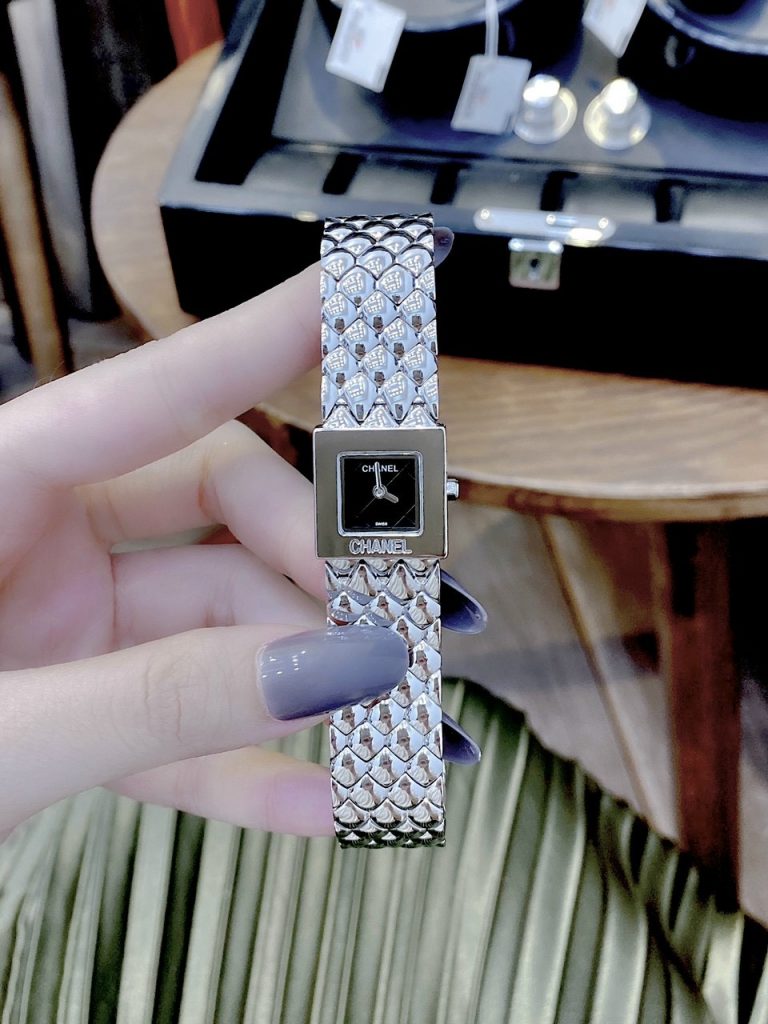 Đồng hồ Chanel