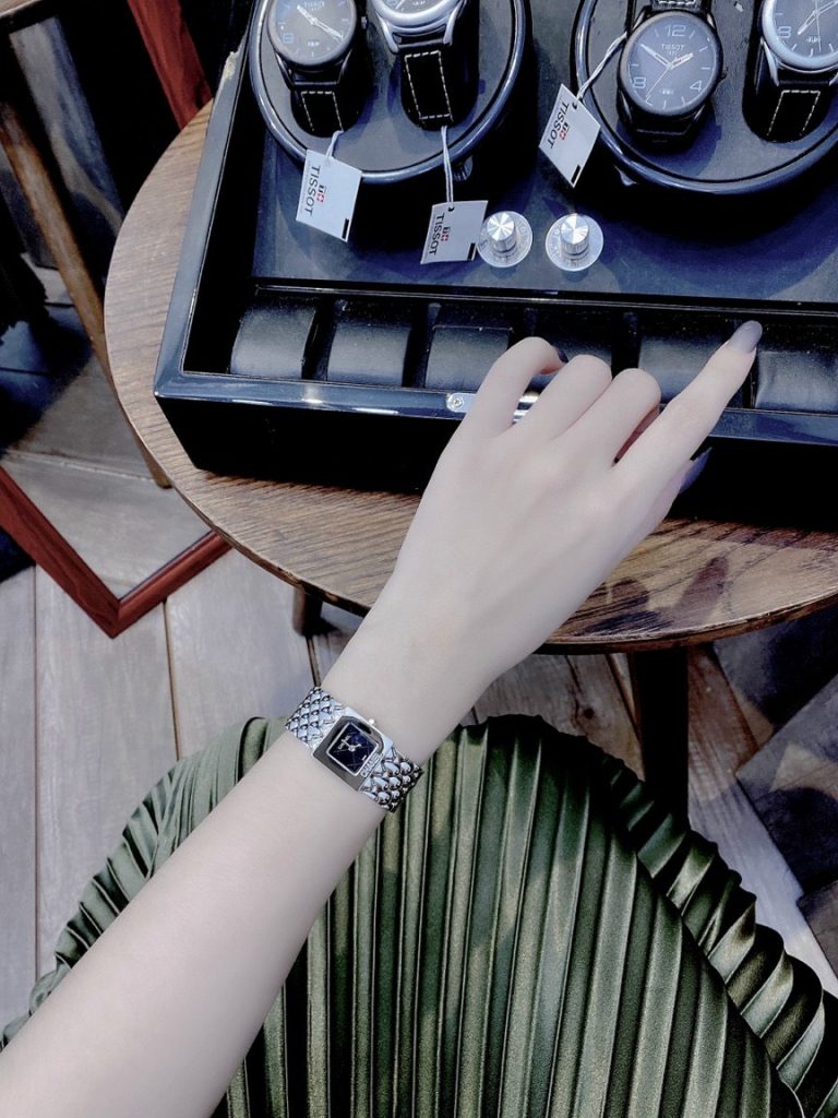 Đồng hồ Chanel nữ