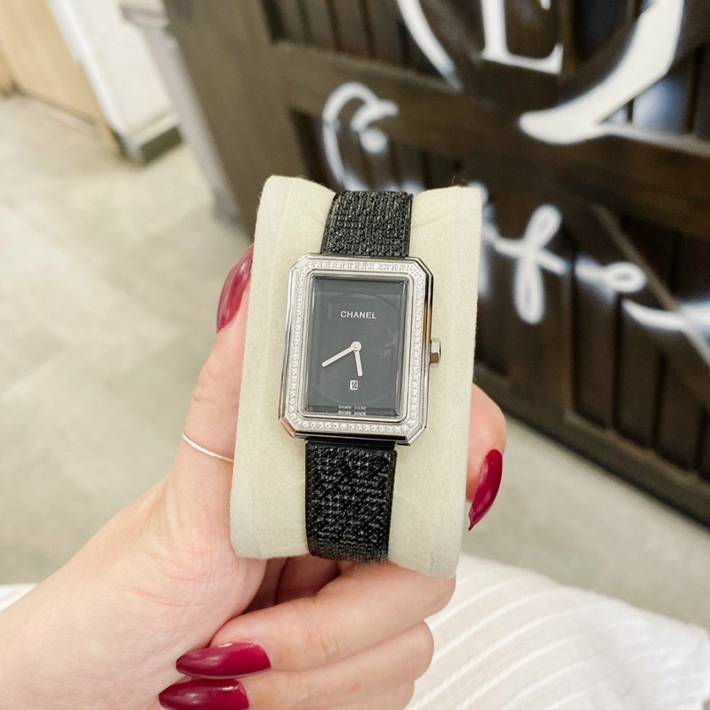 Đồng hồ Chanel nữ đính đá