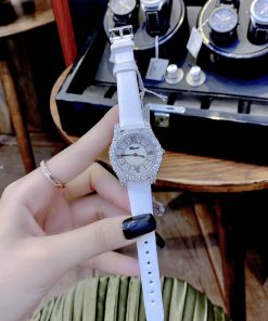 Đồng hồ Chopard nữ dây da màu trắng