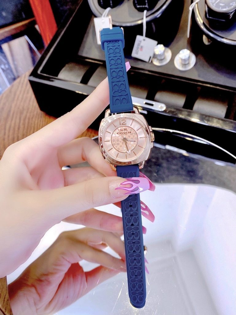 Đồng hồ Coach nữ dây cao su màu xanh dương
