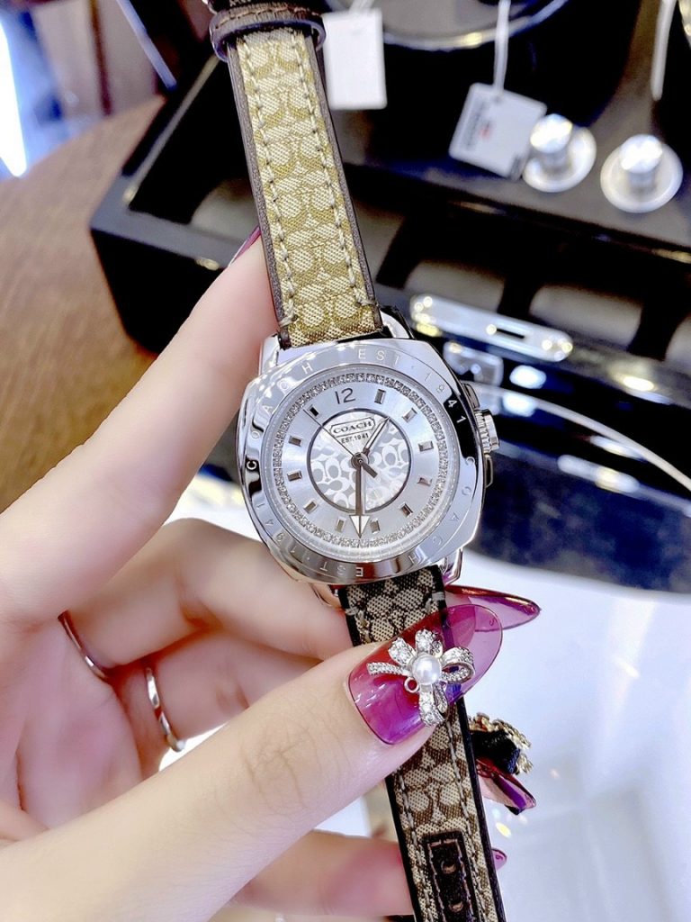 Đồng hồ Coach nữ mặt vuông