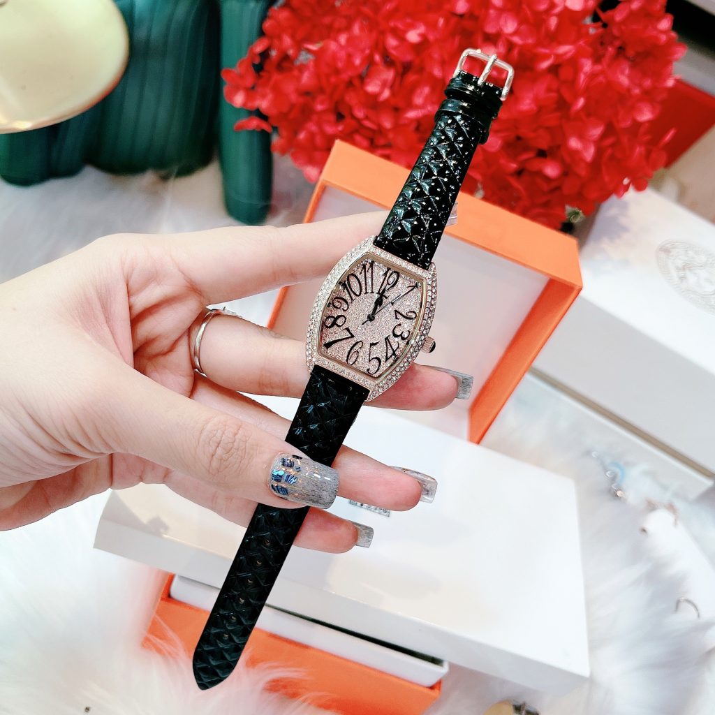 Đồng hồ Davena nữ dây da màu đen