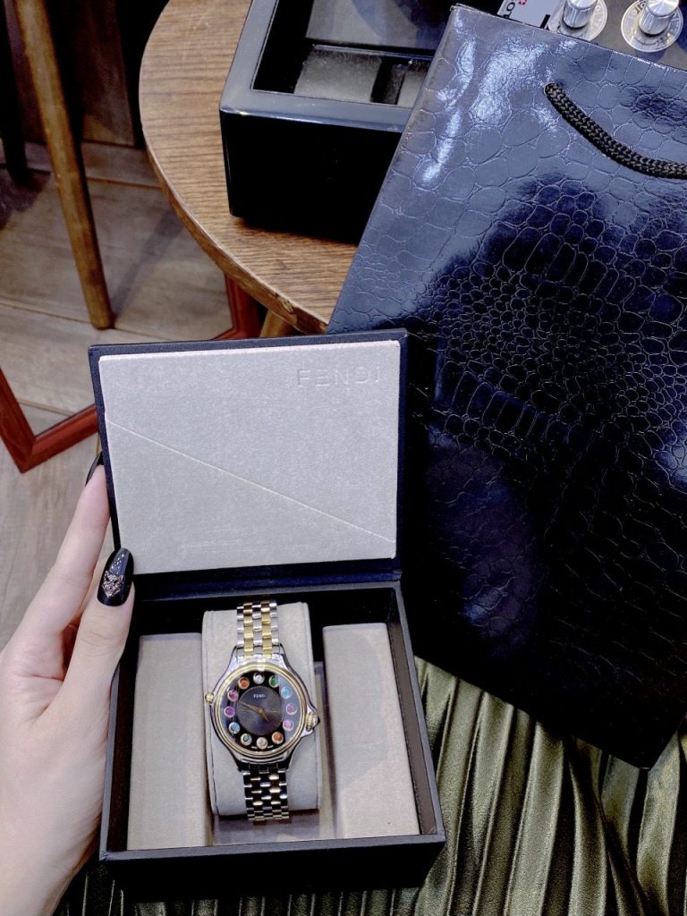 Đồng hồ Fendi
