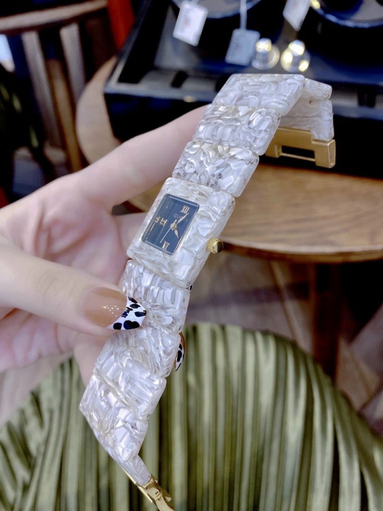 Đồng hồ Gucci super fake