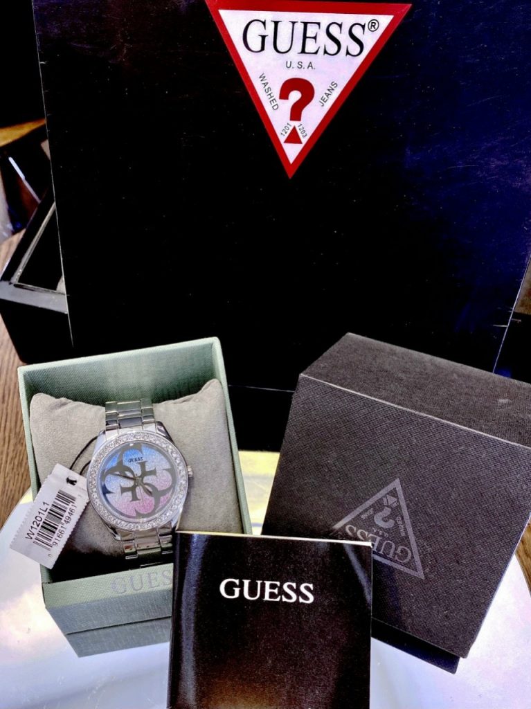 Đồng hồ Guess W1201L1