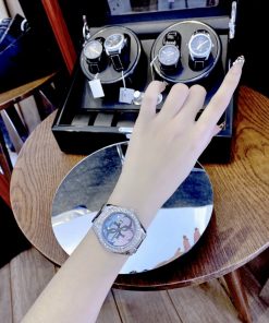 Đồng hồ Guess nữ dây kim loại