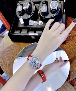 Đồng hồ Louis Vuitton nữ đính đá