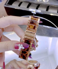 Đồng hồ Michael Kors nữ dây kim loại
