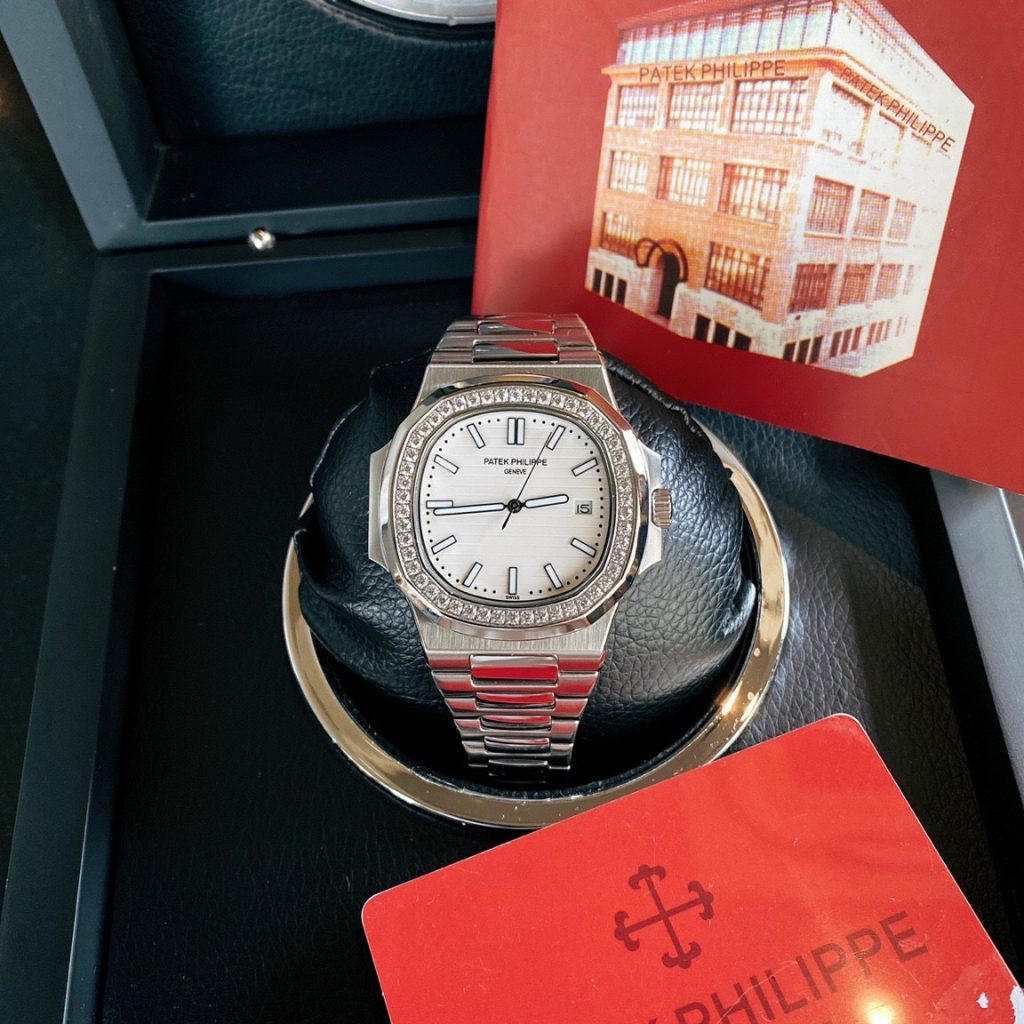 Đồng hồ Patek Philippe Nautilus