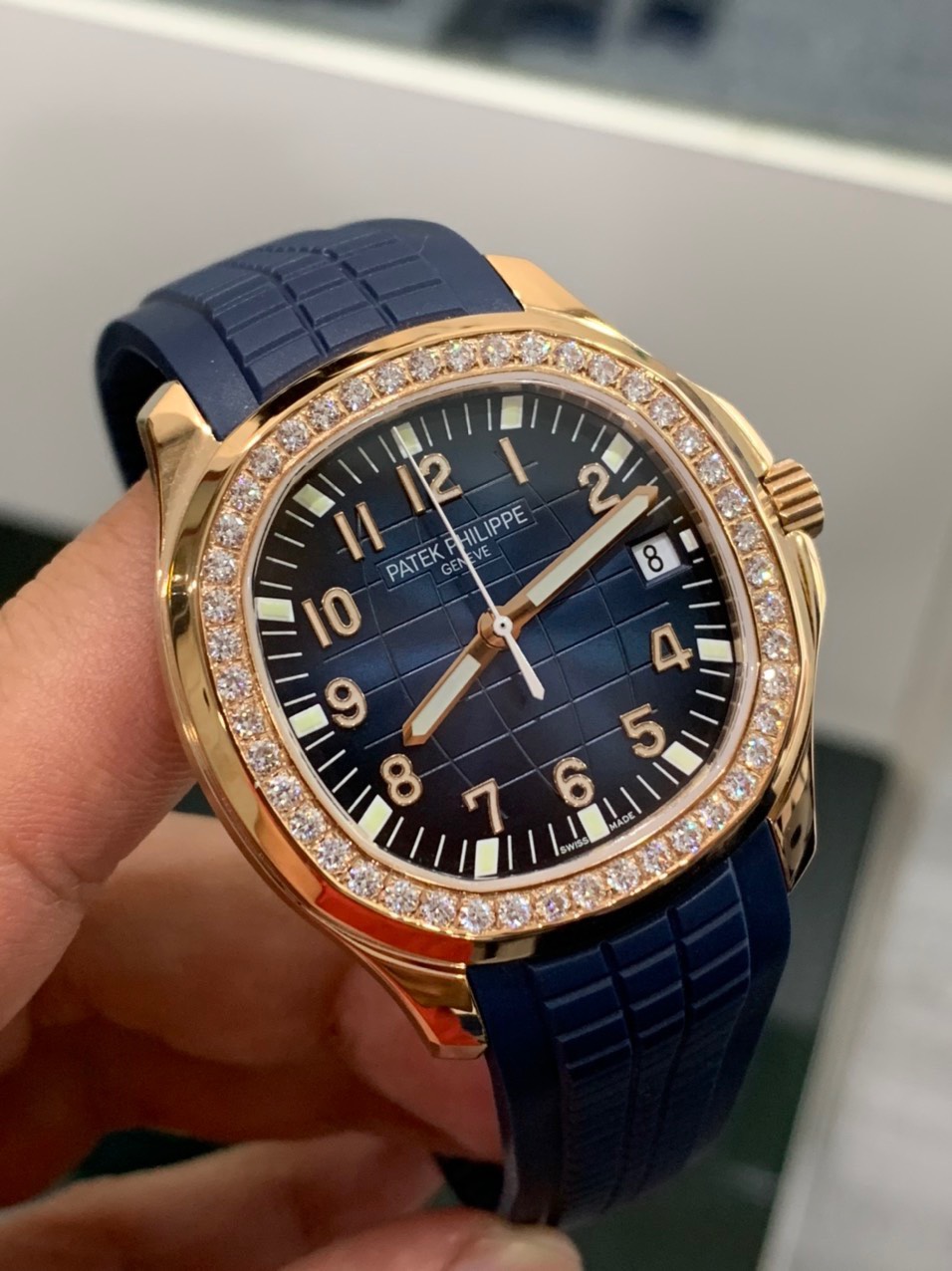 Đồng hồ Patek Philippe Nautilus màu xanh dương Đồng hồ Patek Philippe Nautilus màu xanh dương